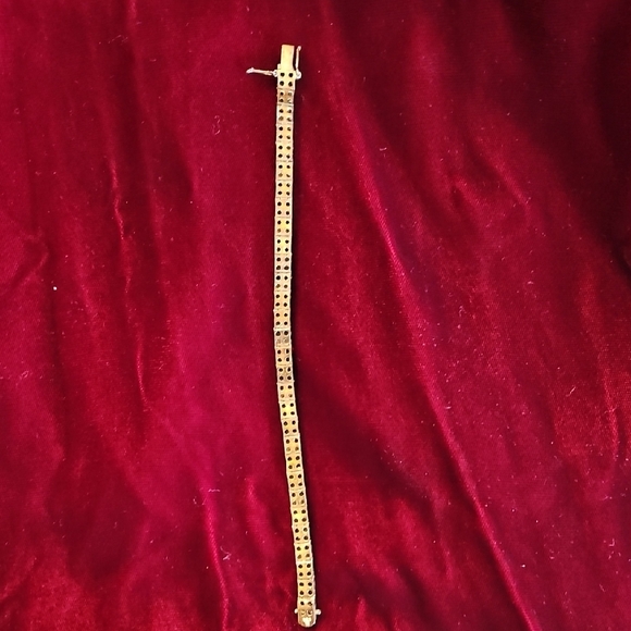 Silver and Black Tennis Bracelet with Classic Design - Picture 2 of 9